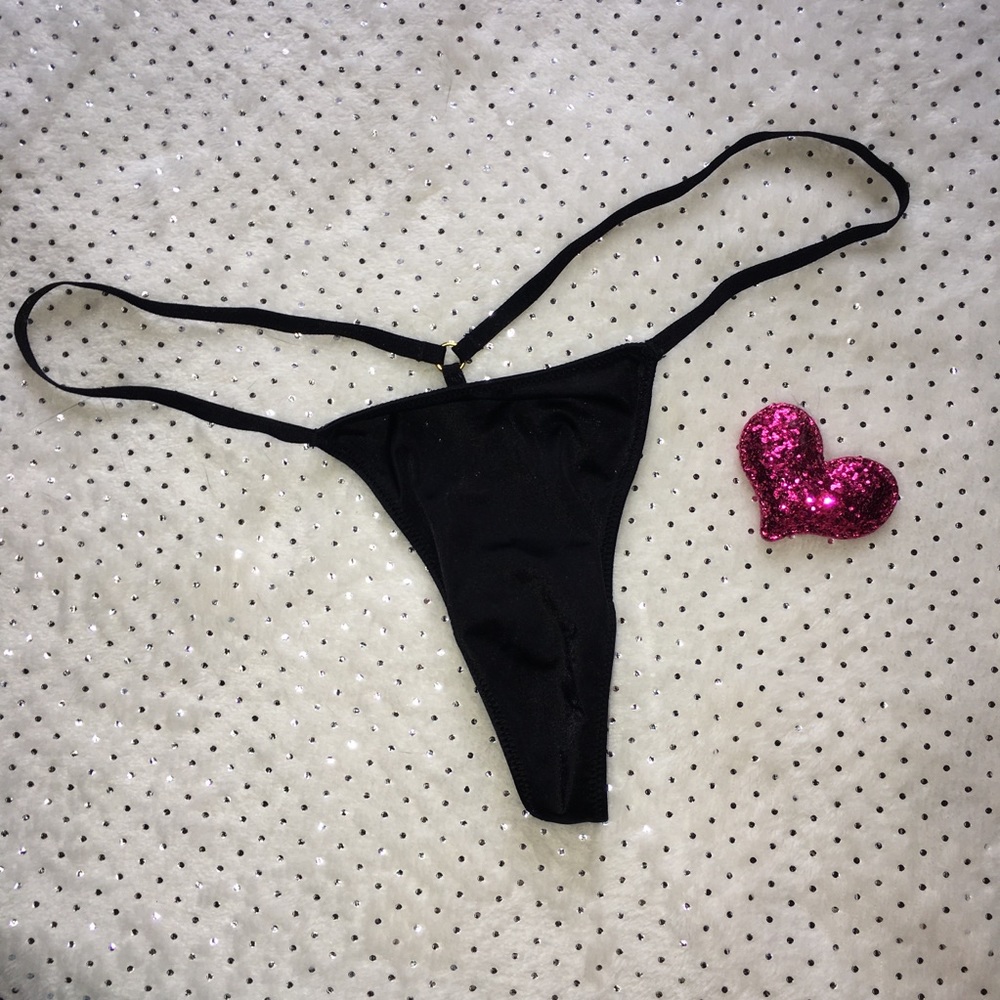 ✨VICTORIA’S SECRET✨ Free with Bundle! G string